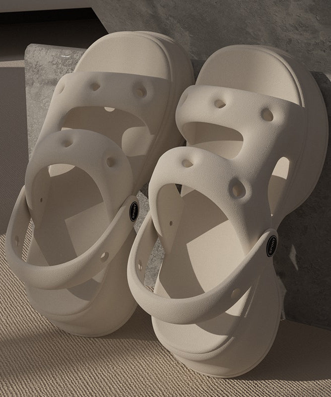 Effortlessly Elegant Sandals with a Timeless Design