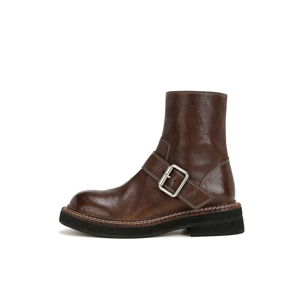 Well Tailored Boots with a Graceful Silhouette