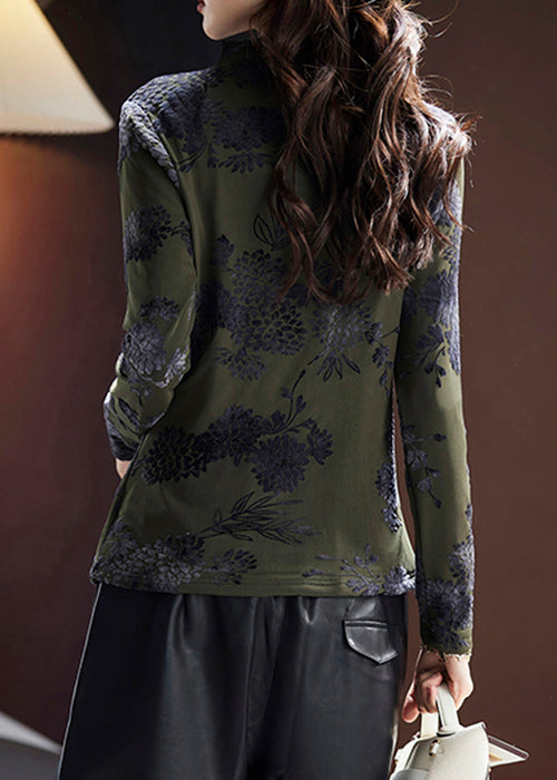 Well Tailored Top with a Graceful Silhouette