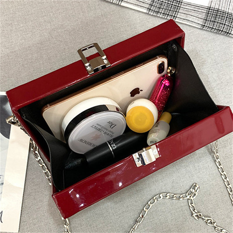 Beautifully Finished Bag in a Timeless Design