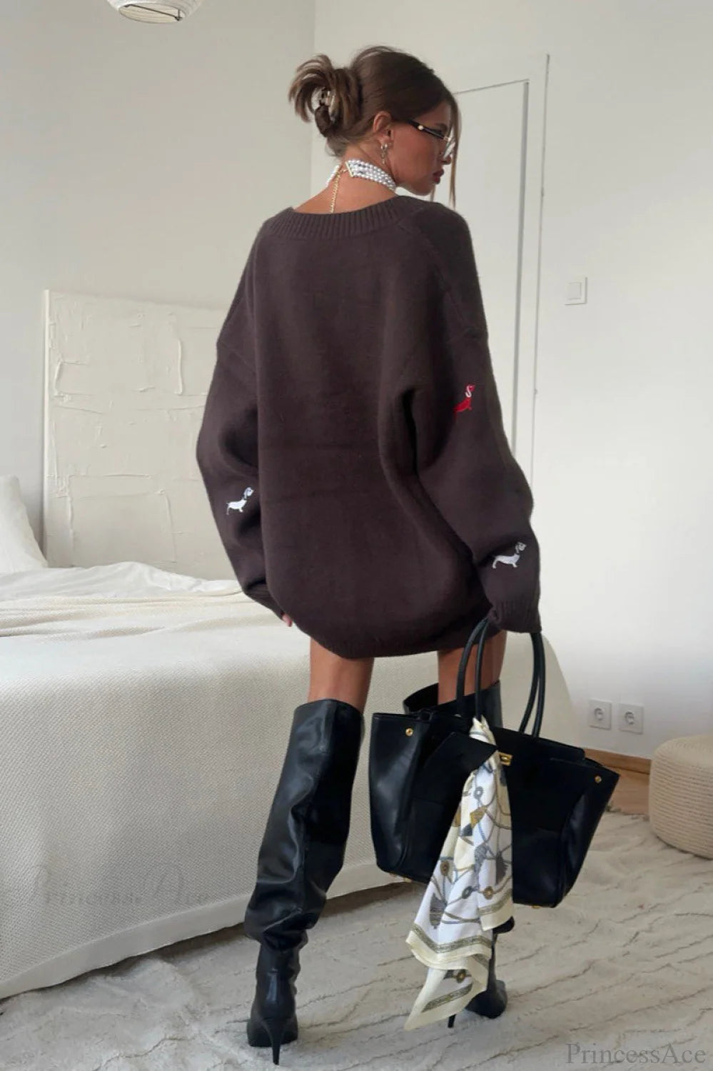 Well Tailored Cardigan with a Graceful Silhouette