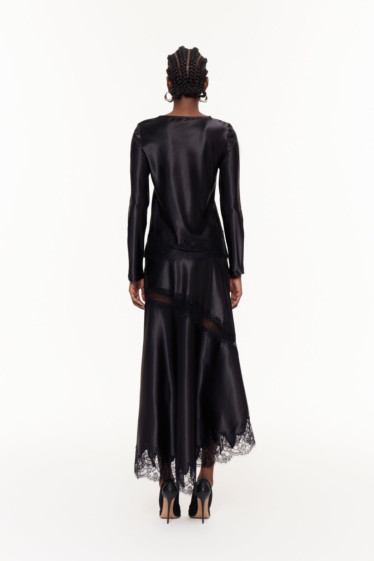 Effortlessly Elegant Garment with a Timeless Design
