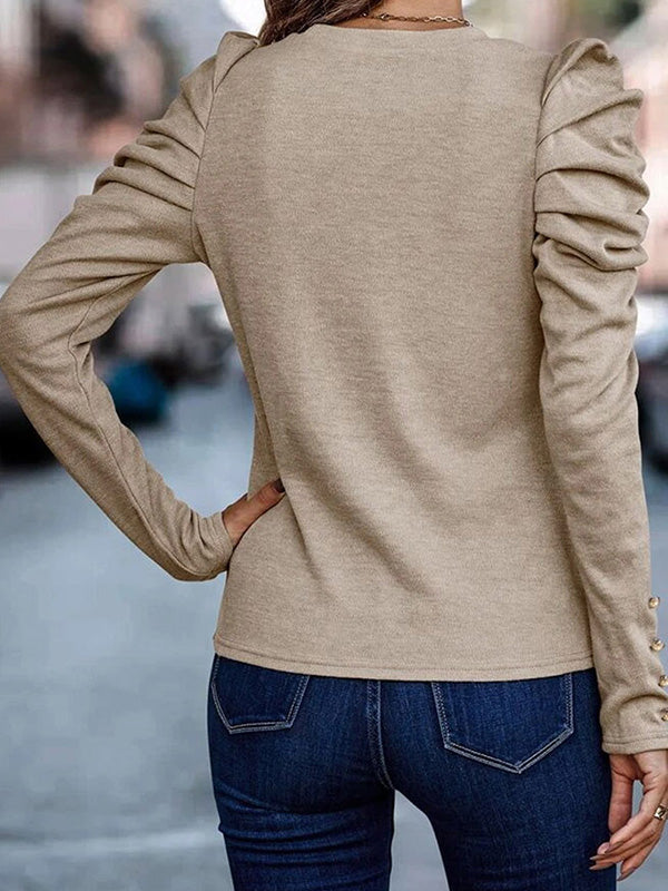 Effortlessly Elegant T-Shirt with a Timeless Design