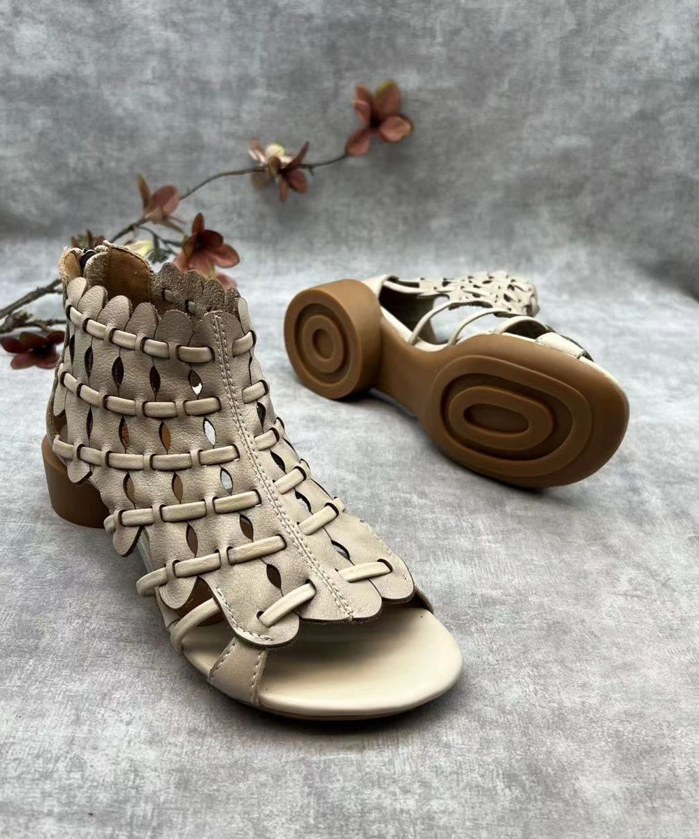 Effortlessly Elegant Sandals with a Timeless Design