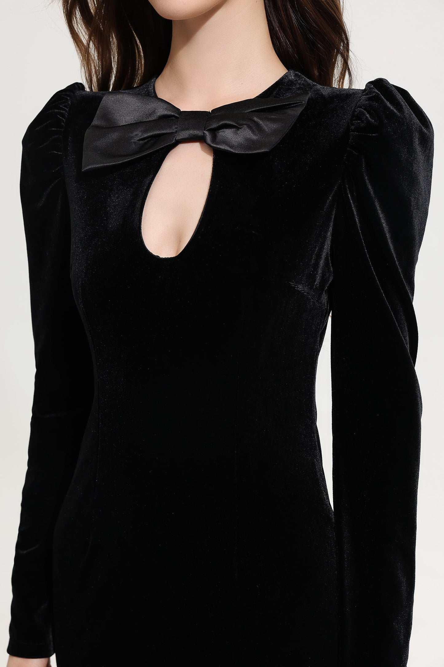 Well Tailored Dress with a Graceful Silhouette