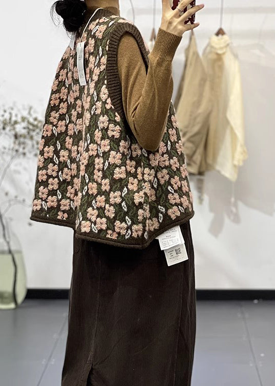 Sophisticated Garment with a Clean Classic Look