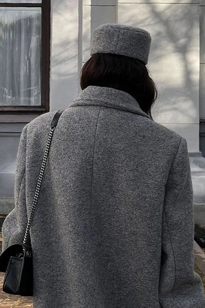 Well Tailored Jacket with a Graceful Silhouette