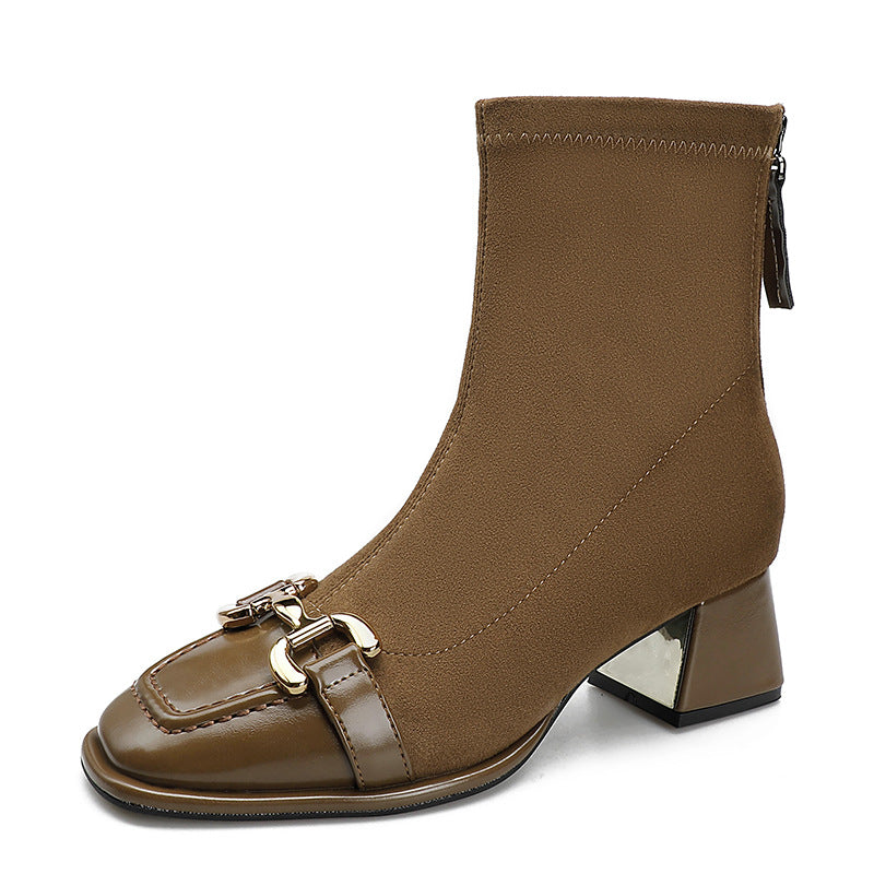 Effortlessly Elegant Boots with a Timeless Design