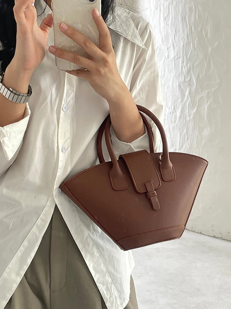 Sophisticated Bag with a Clean Classic Look