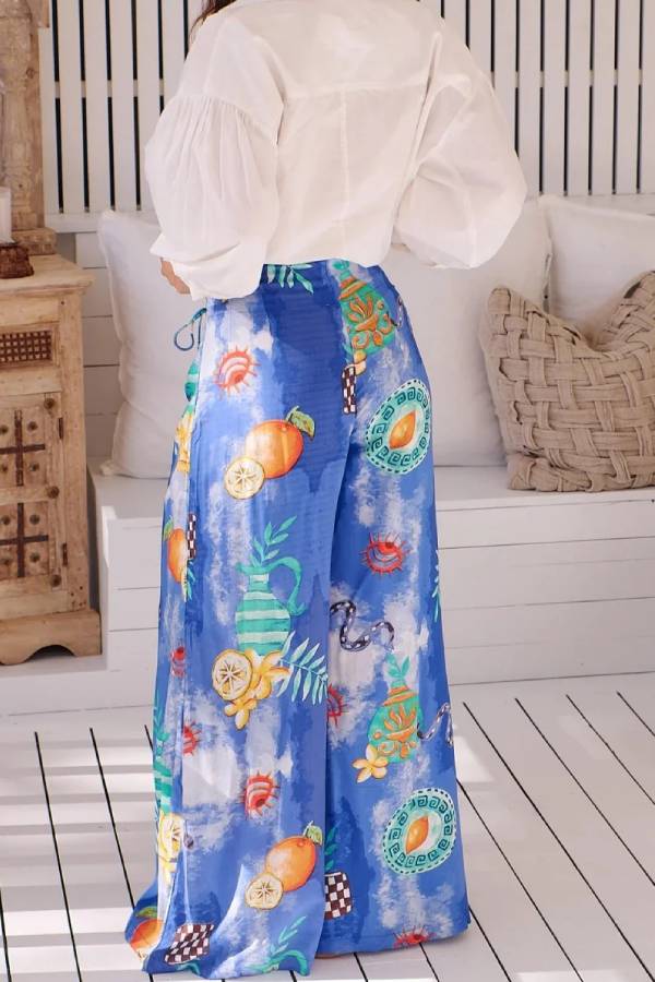 Well Tailored Garment with a Graceful Silhouette