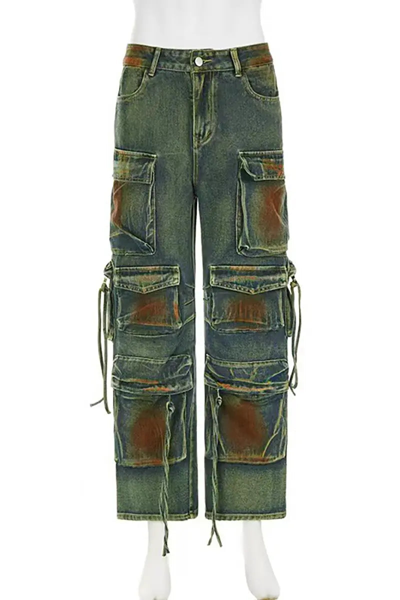 Effortlessly Elegant Pants with a Timeless Design