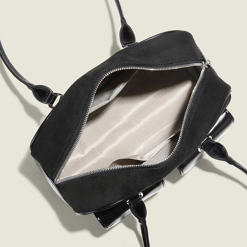Polished Bag with an Effortless Classic Look
