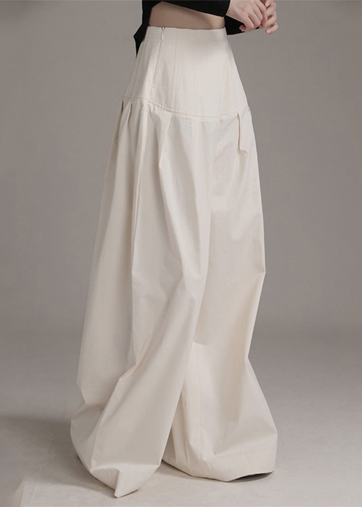 Well Tailored Pants with a Graceful Silhouette
