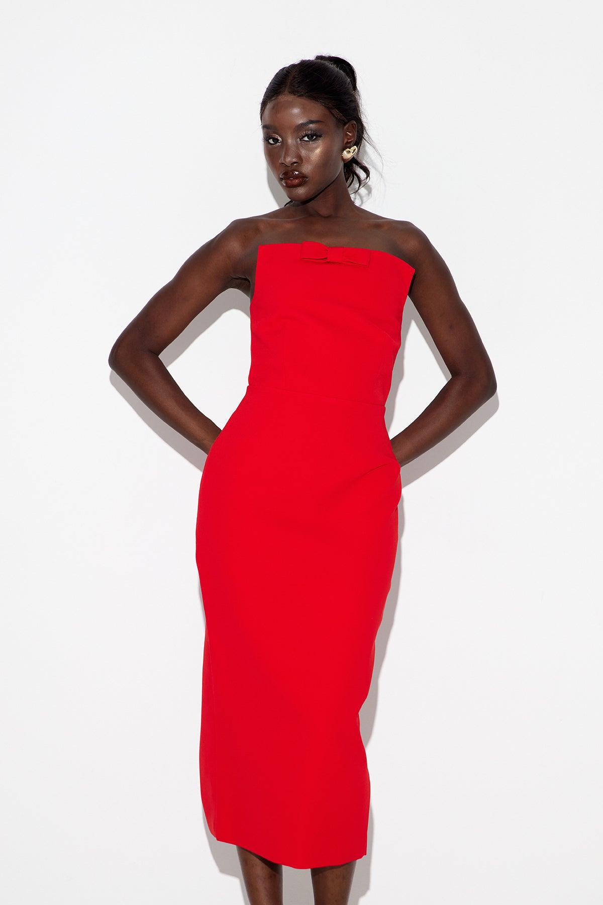 Well Tailored Dress with a Graceful Silhouette