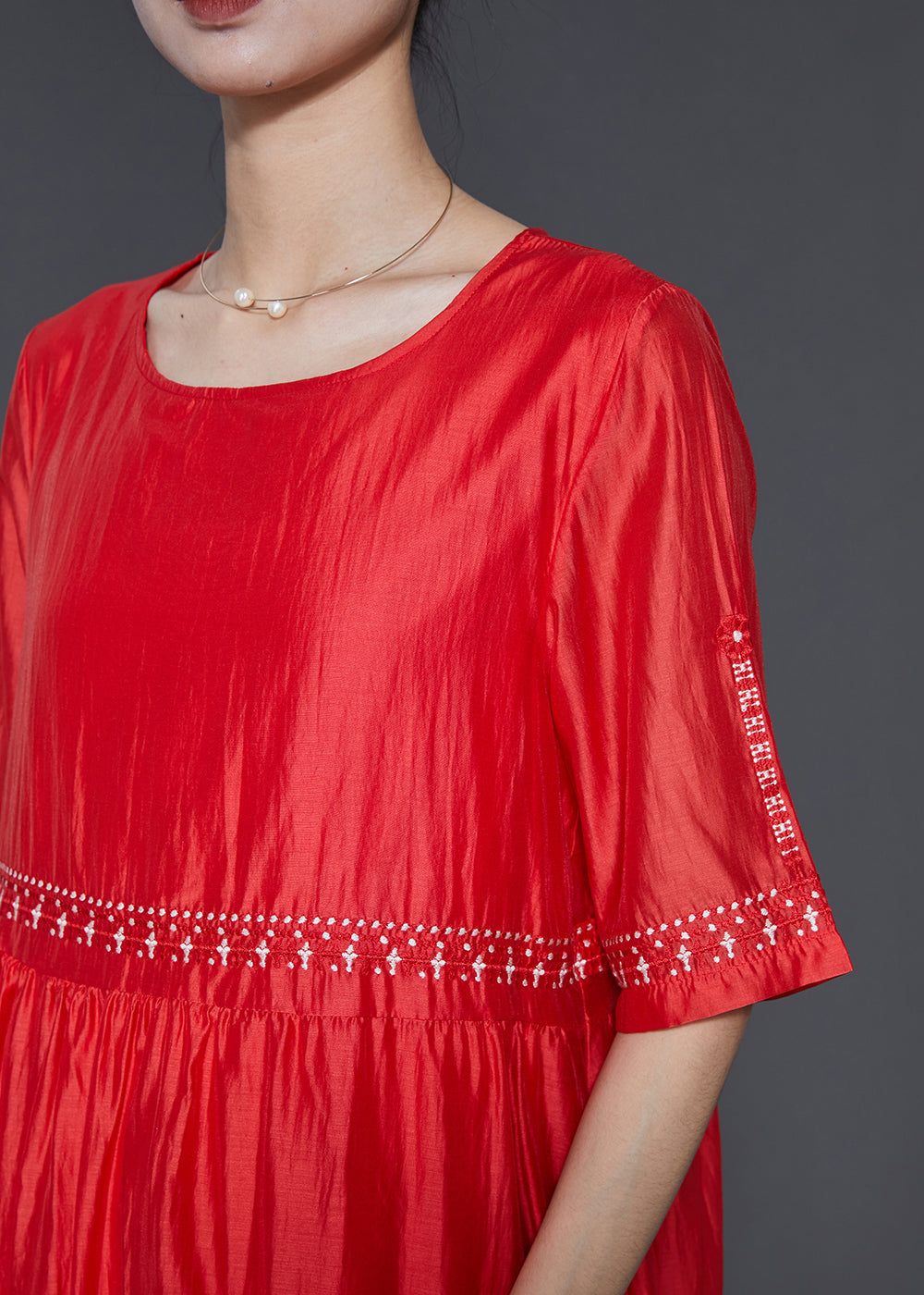 Well Tailored Dress with a Graceful Silhouette