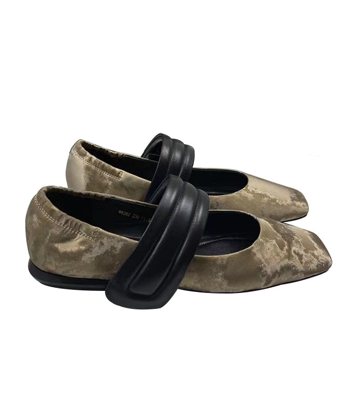A Vintage Style Shoes with Delicate Timeless Details