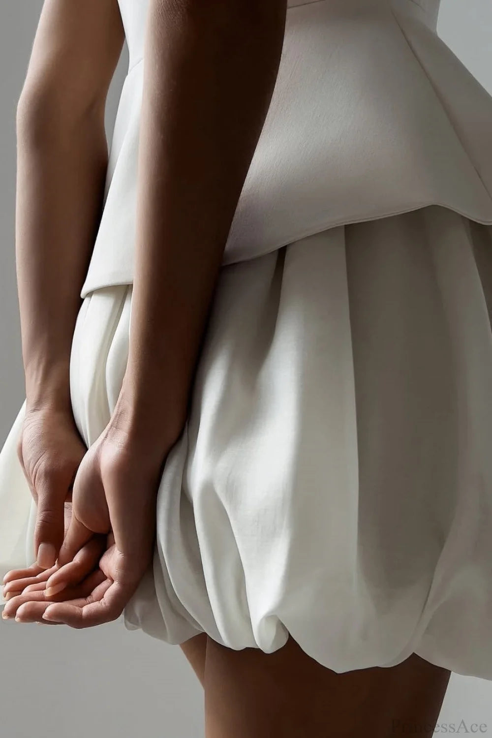 Effortlessly Elegant Garment with a Timeless Design