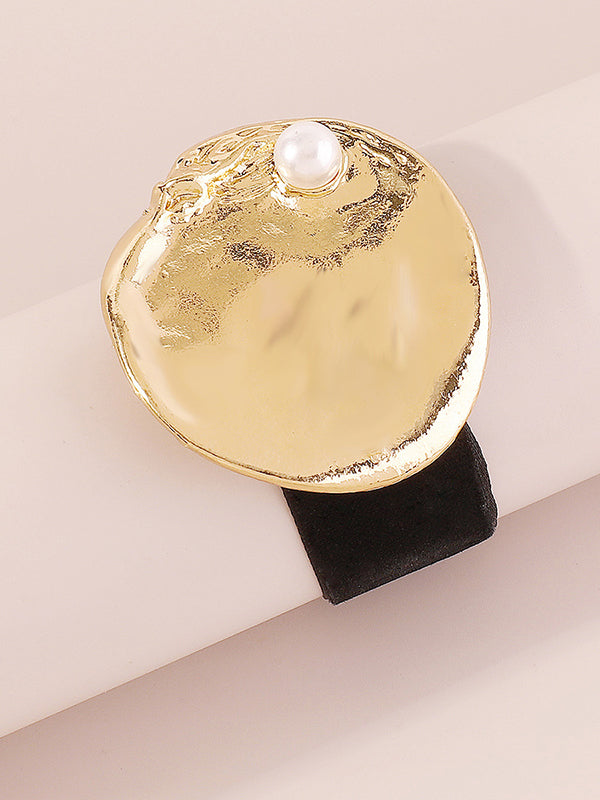 Effortlessly Elegant Garment with a Timeless Design