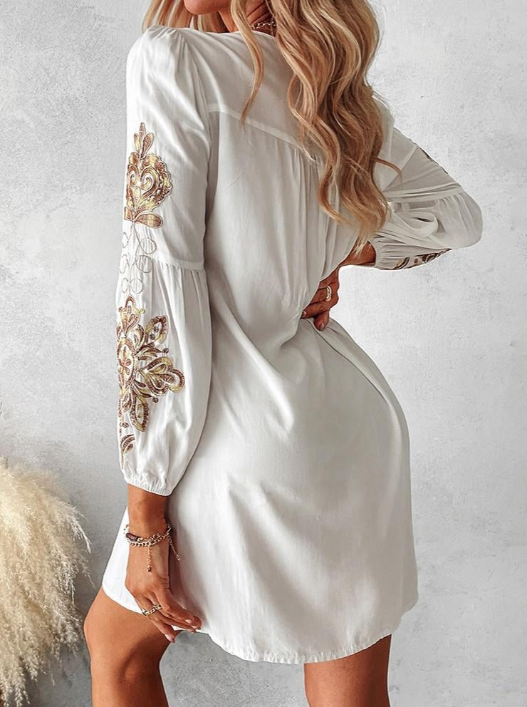 Well Tailored Dress with a Graceful Silhouette