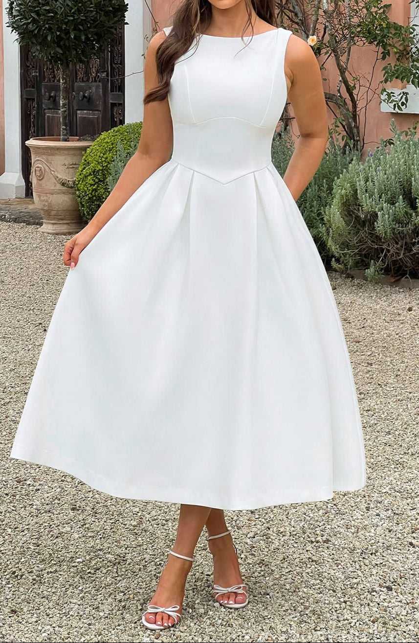 Gracefully Styled Dress for Any Occasion