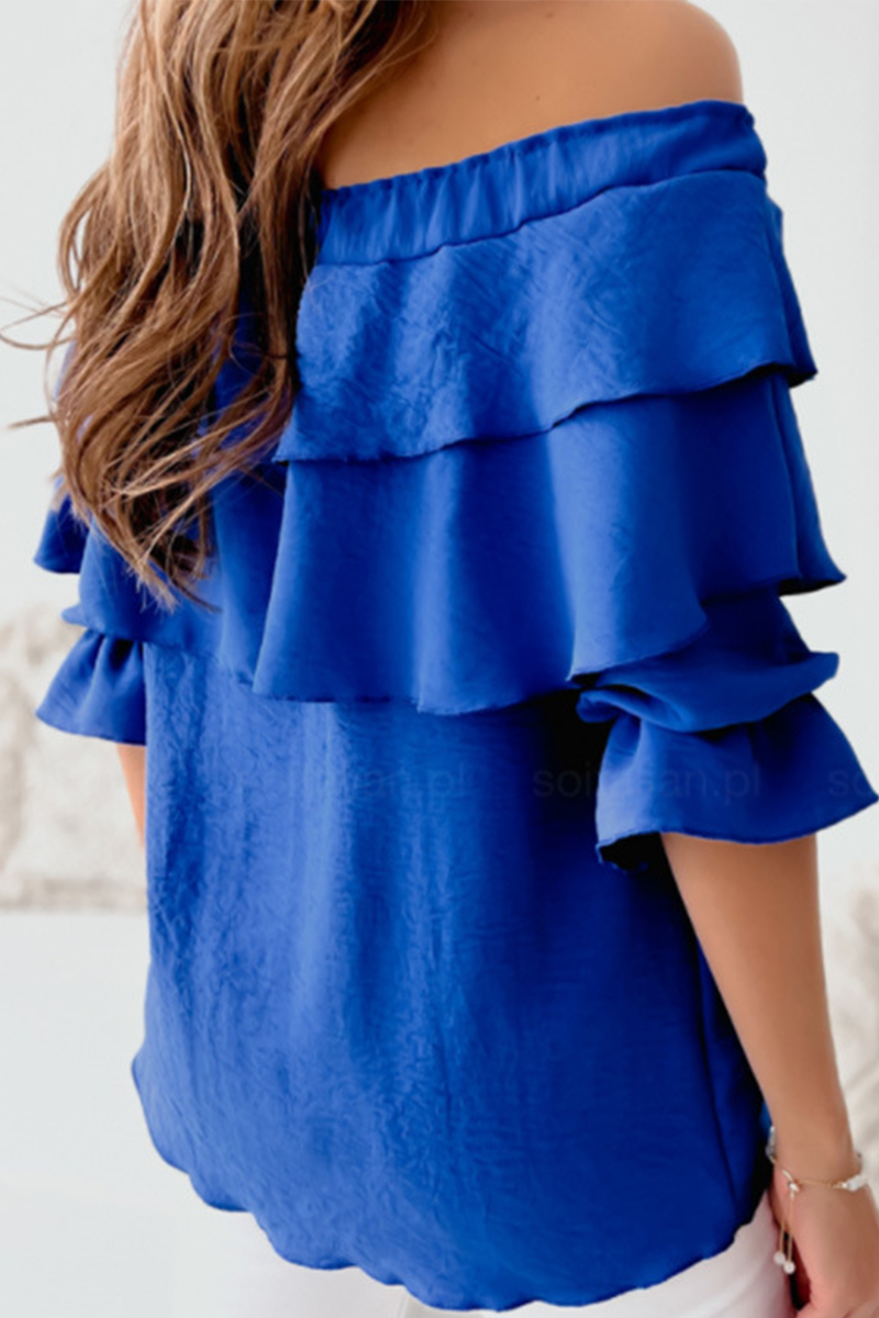 Effortlessly Elegant Top with a Timeless Design