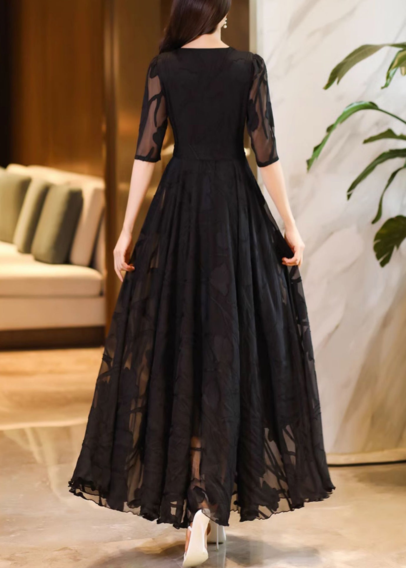 Classic Vintage Dress with a Flattering Fit