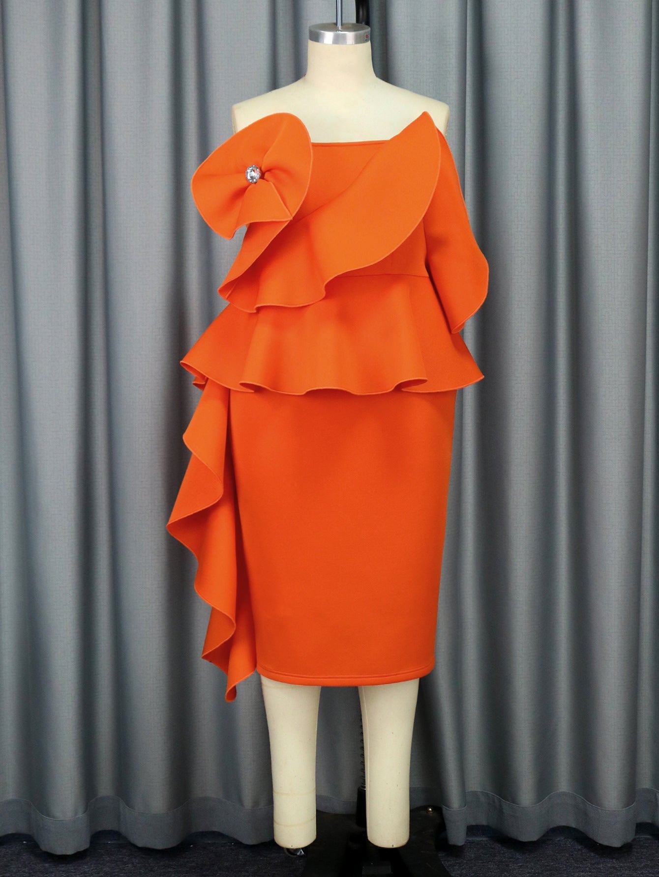Effortlessly Elegant Dress with a Timeless Design