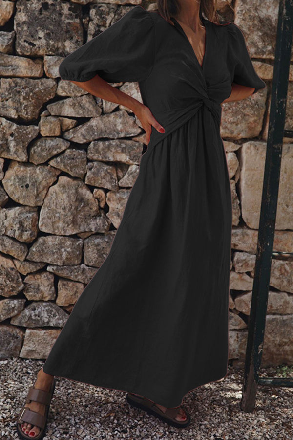 Effortlessly Elegant Dress with a Timeless Design