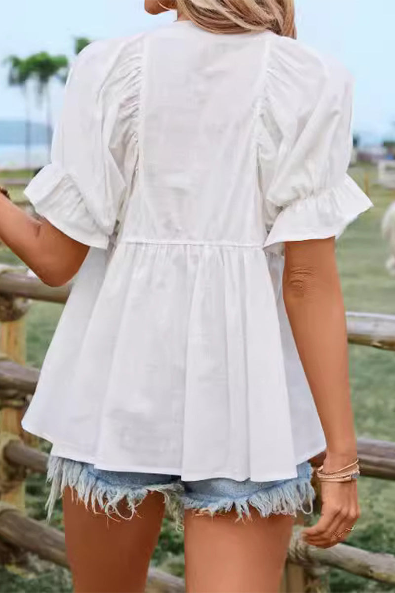 Well Tailored Blouse with a Graceful Silhouette