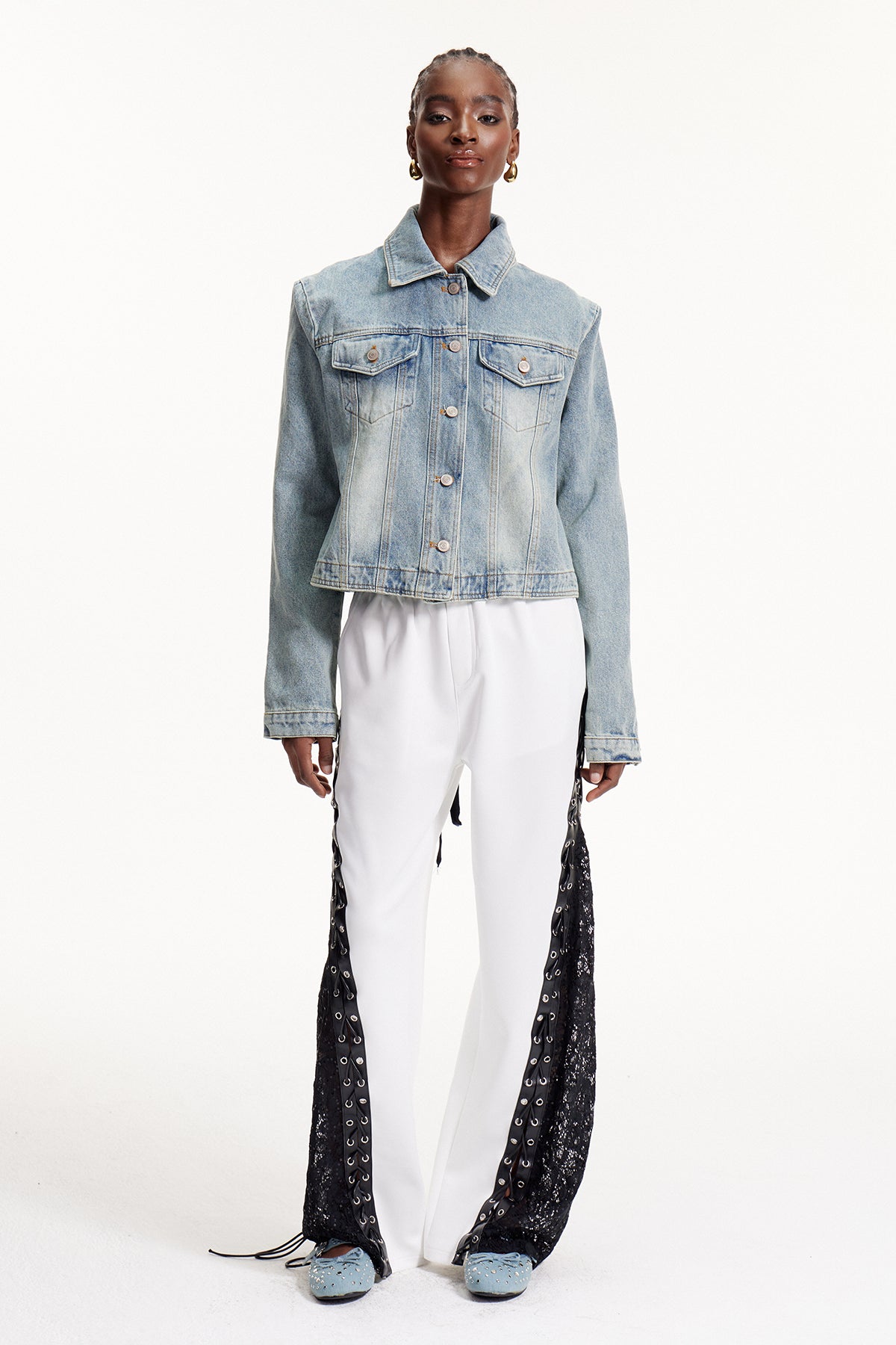 Effortlessly Elegant Jacket with a Timeless Design