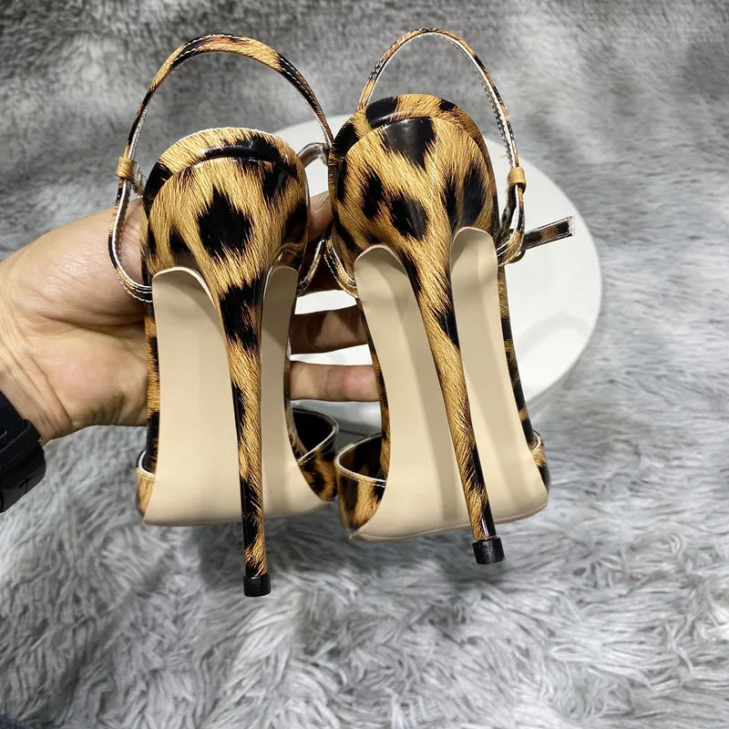 Well Tailored Shoes with a Graceful Silhouette