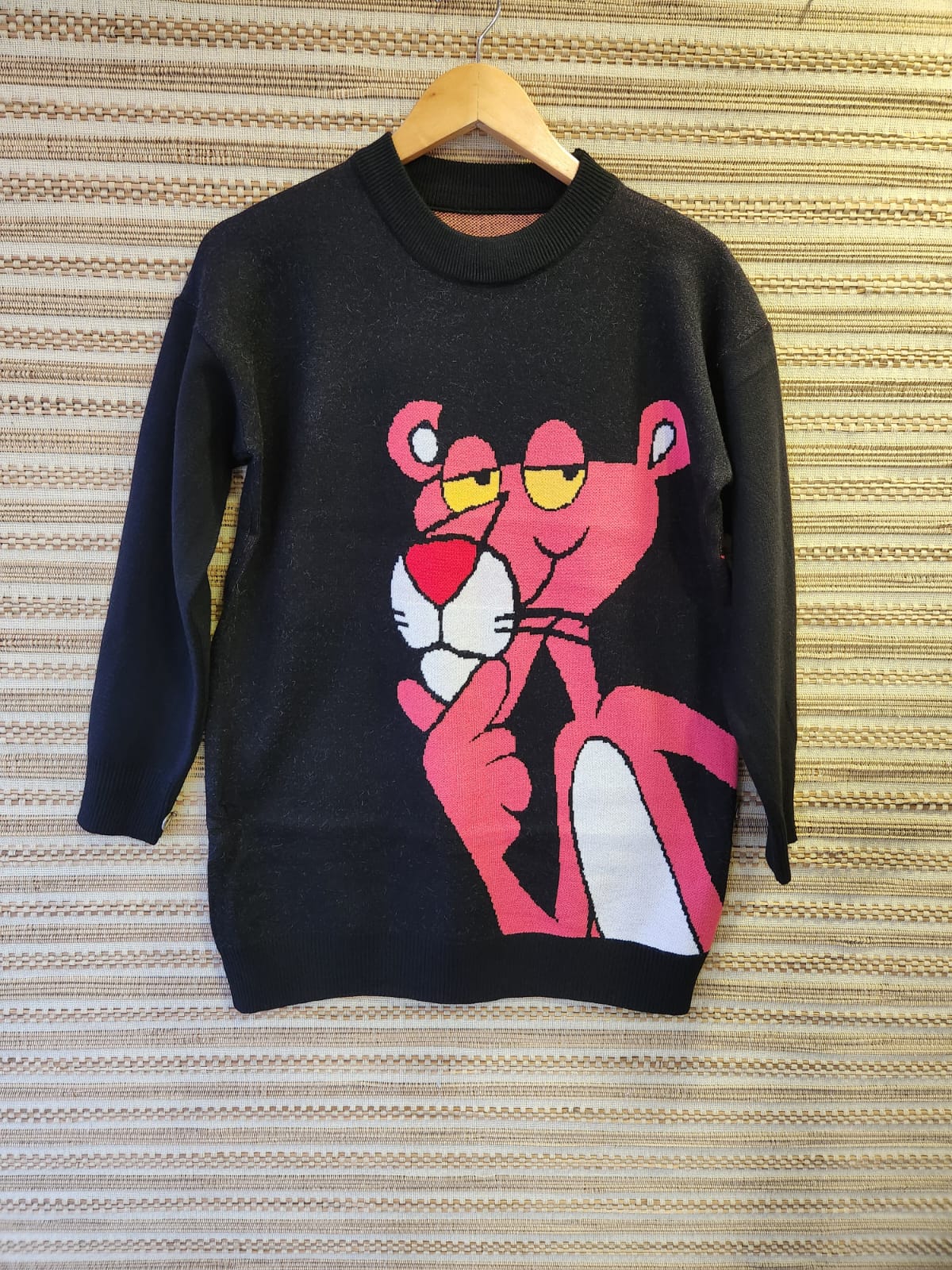 Beautifully Finished Sweater in a Timeless Design