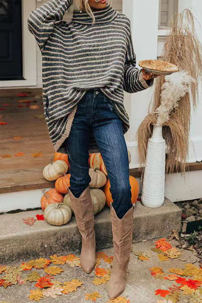 Effortlessly Elegant Sweater with a Timeless Design