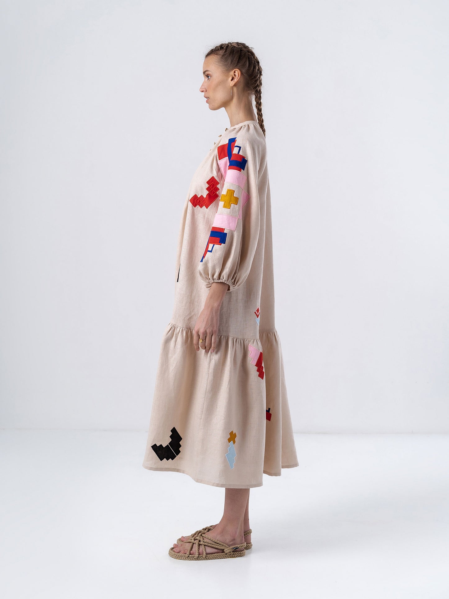 Effortlessly Elegant Dress with a Timeless Design