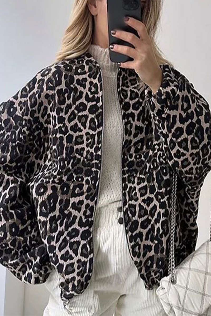 Gracefully Styled Jacket for Any Occasion
