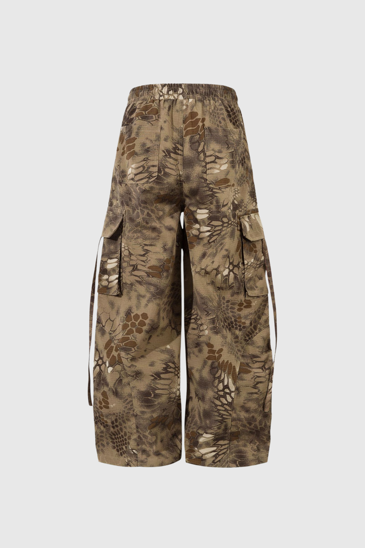 Well Tailored Pants with a Graceful Silhouette
