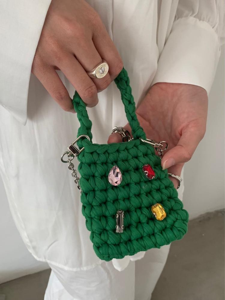 Well Tailored Bag with a Graceful Silhouette