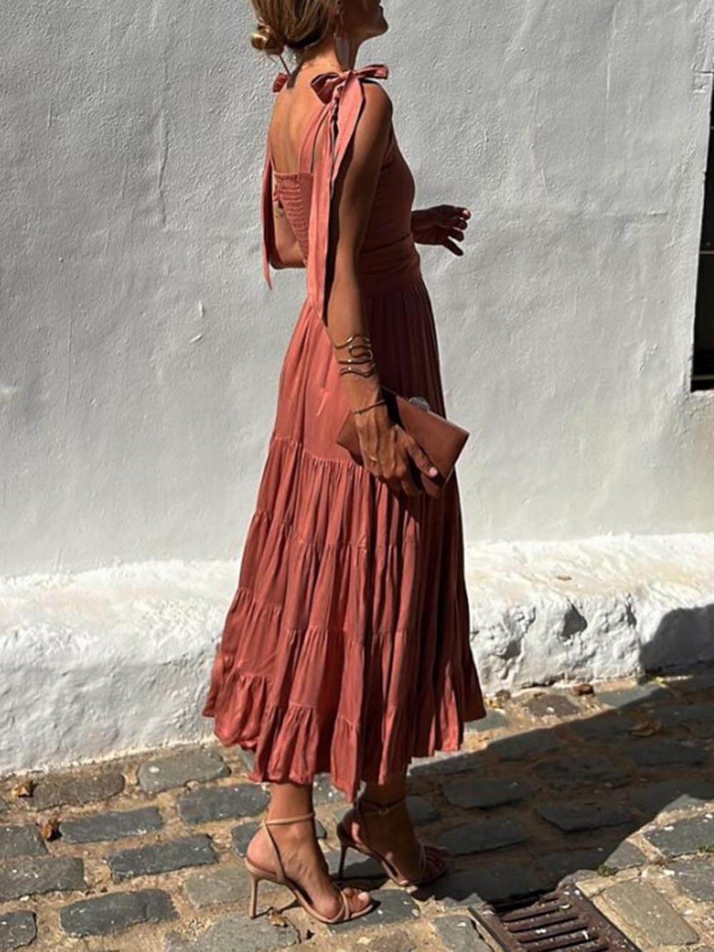 Classic Vintage Dress with a Flattering Fit