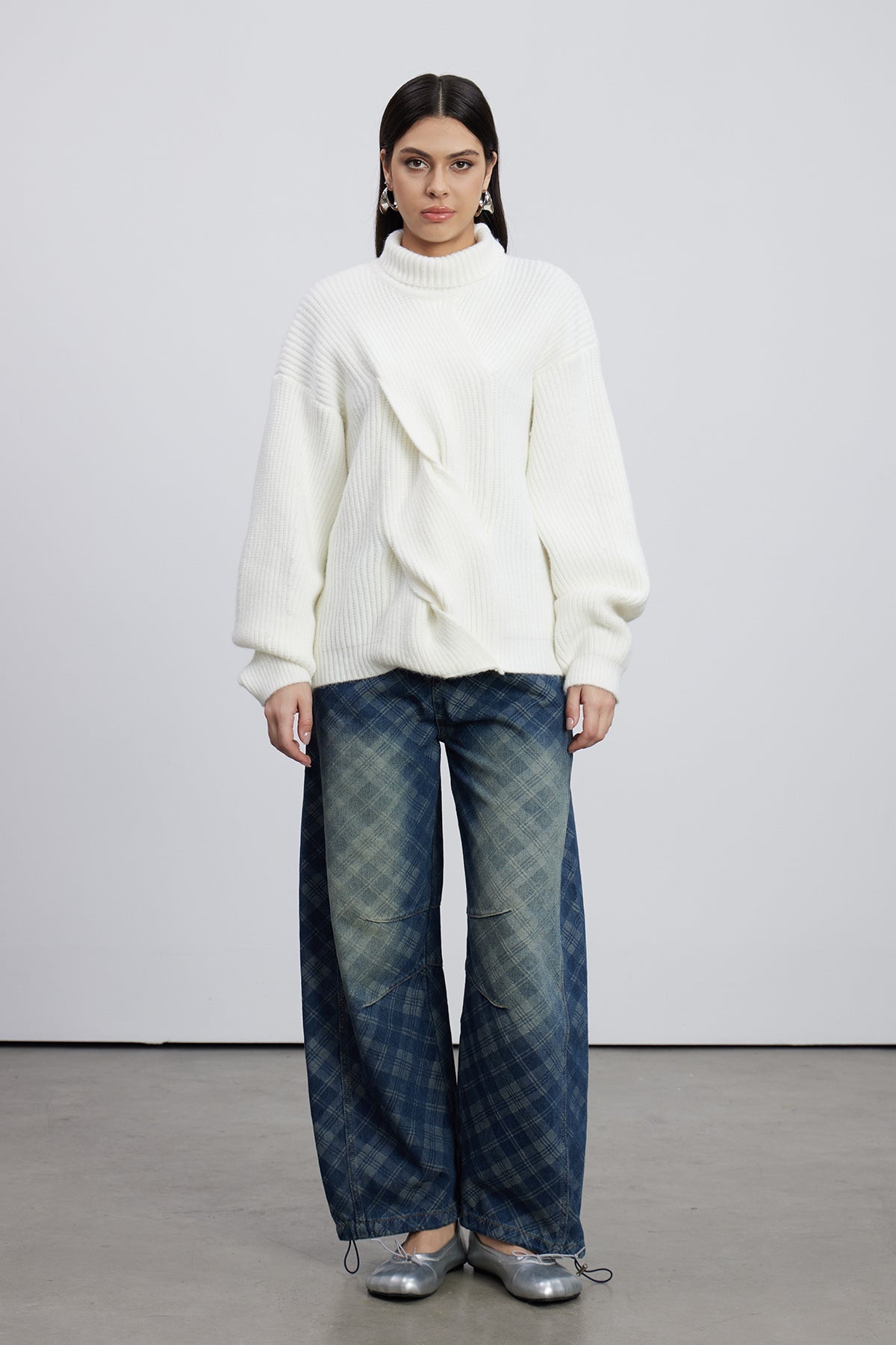 Effortlessly Elegant Top with a Timeless Design