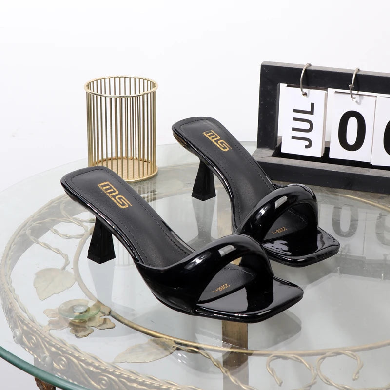 Beautifully Finished Heels in a Timeless Design
