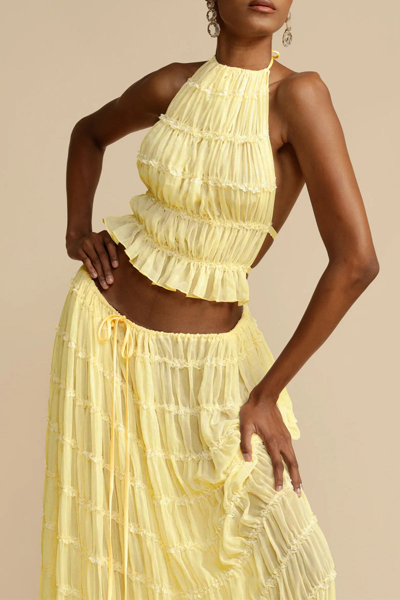 Sophisticated Garment with a Clean Classic Look