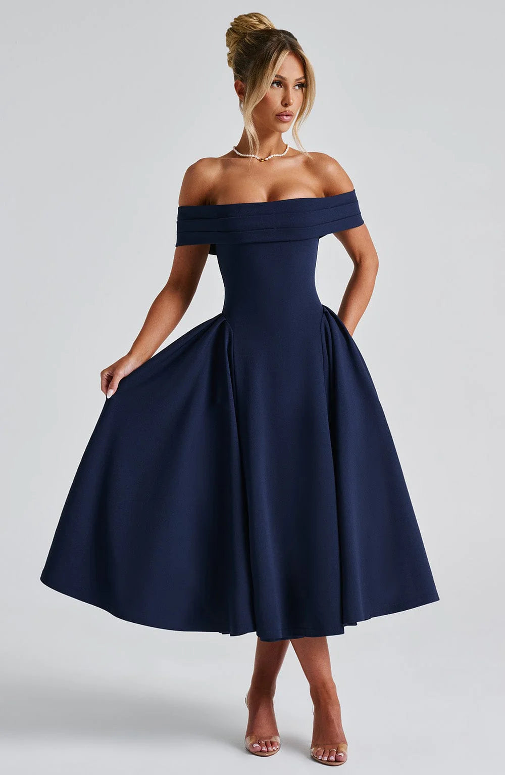 Beautifully Finished Dress in a Timeless Design