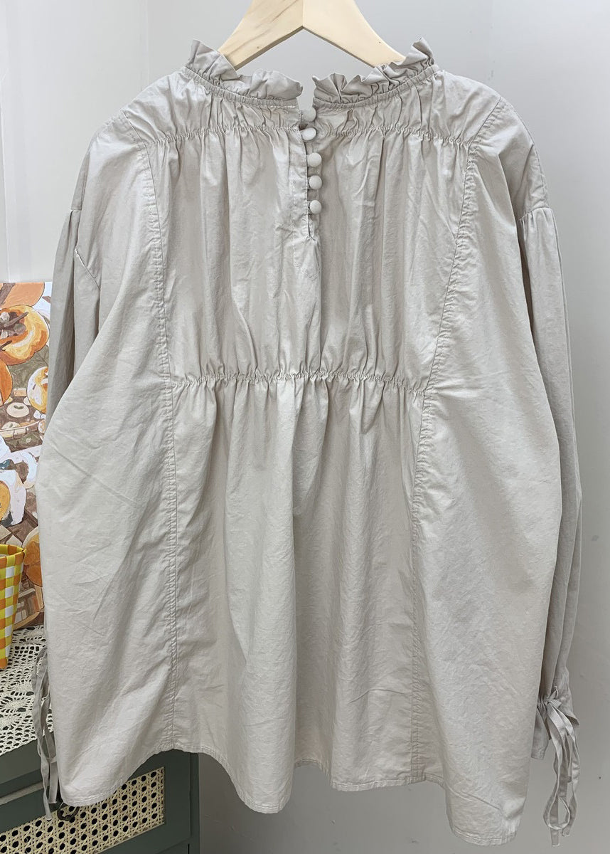 Well Tailored Top with a Graceful Silhouette