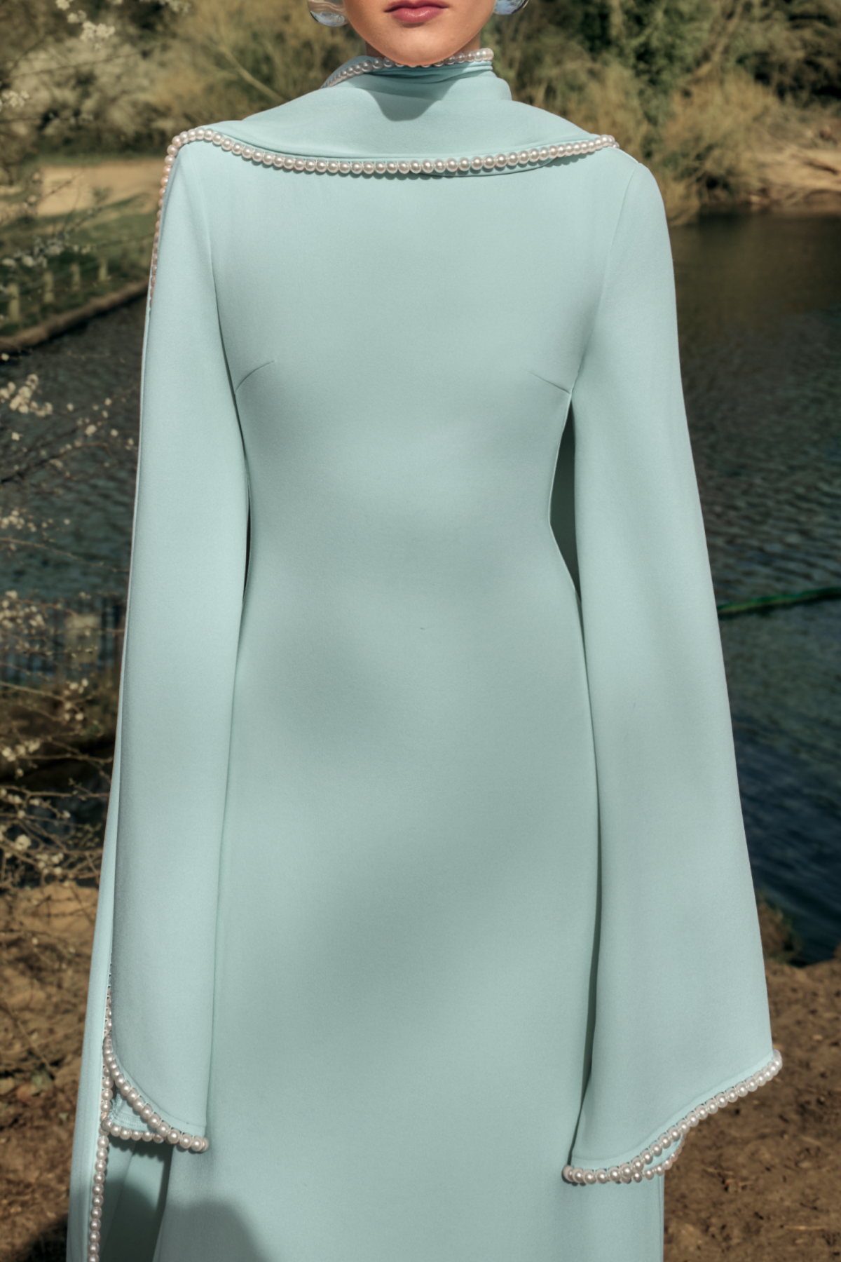 Beautifully Finished Dress in a Timeless Design