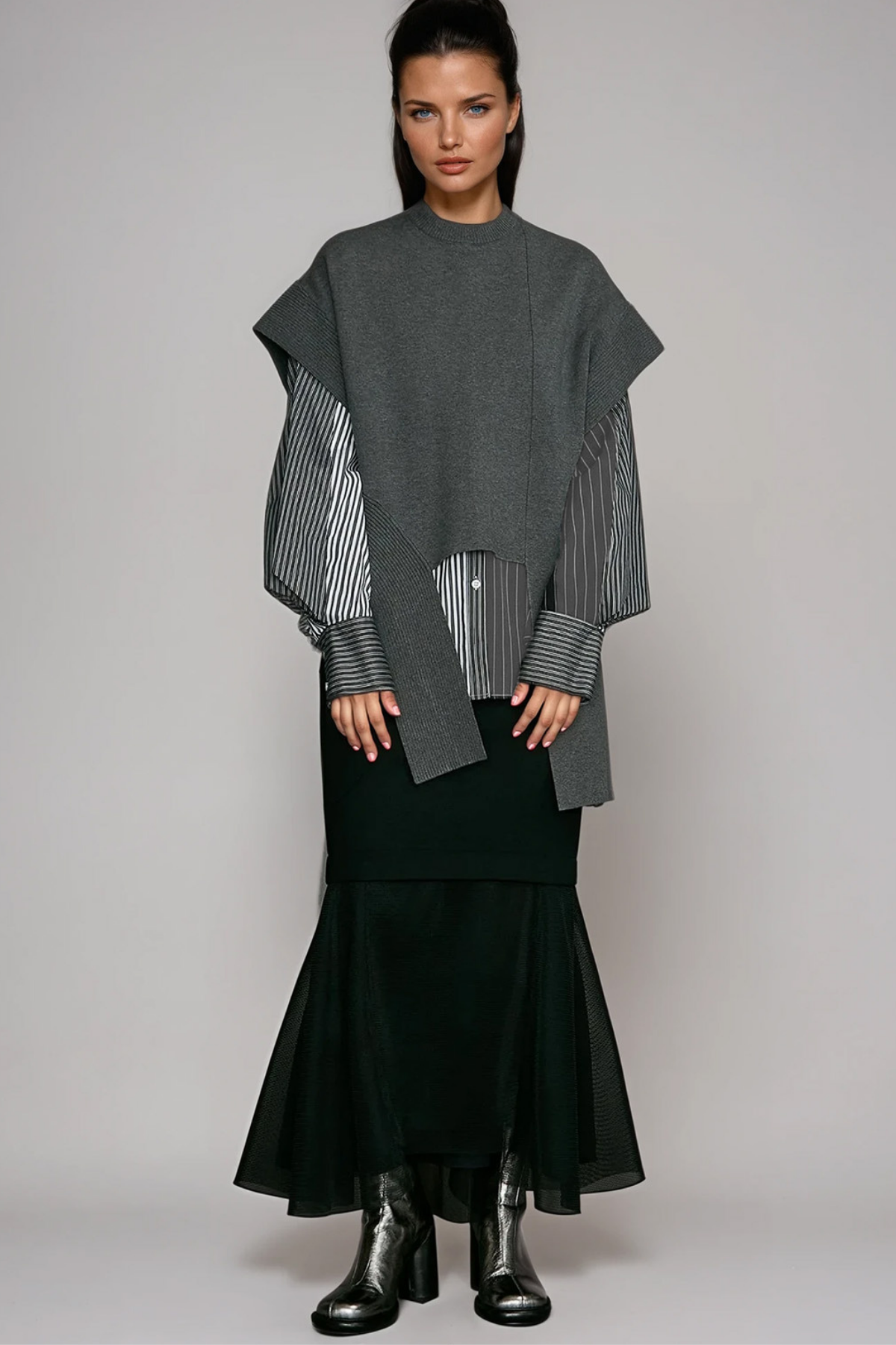 Well Tailored Top with a Graceful Silhouette