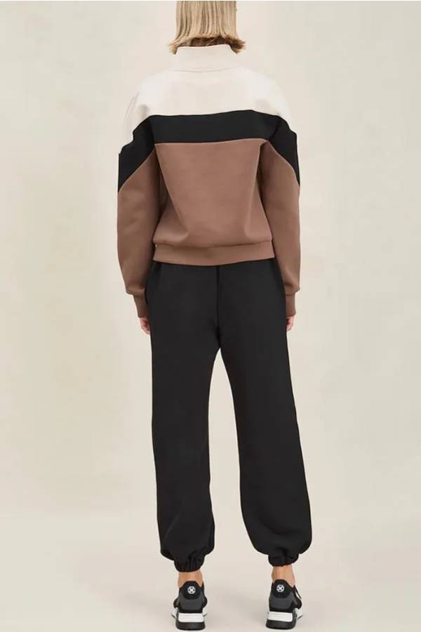 Well Tailored Shirt with a Graceful Silhouette