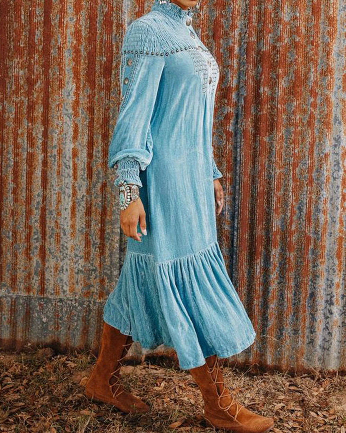 Beautifully Finished Dress in a Timeless Design