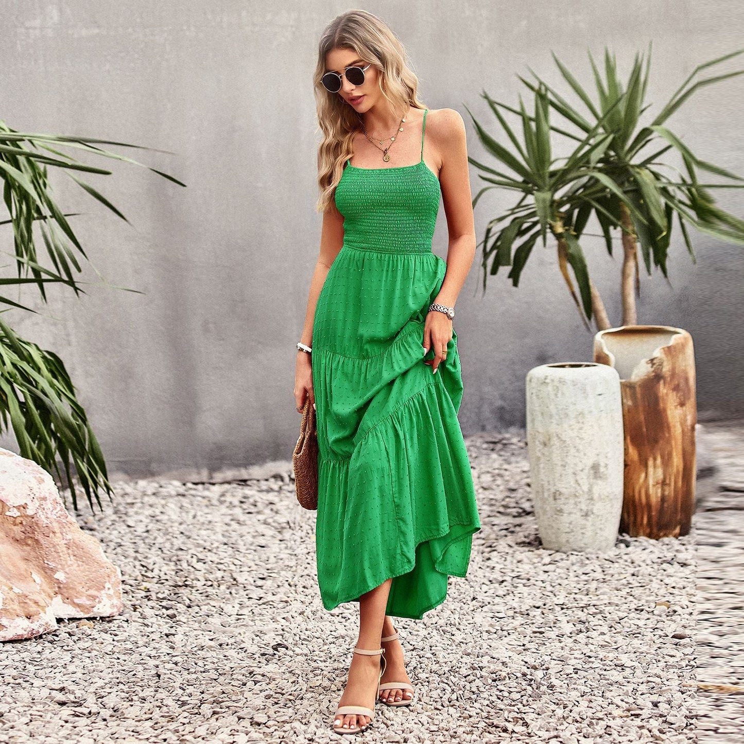 Beautifully Finished Dress in a Timeless Design