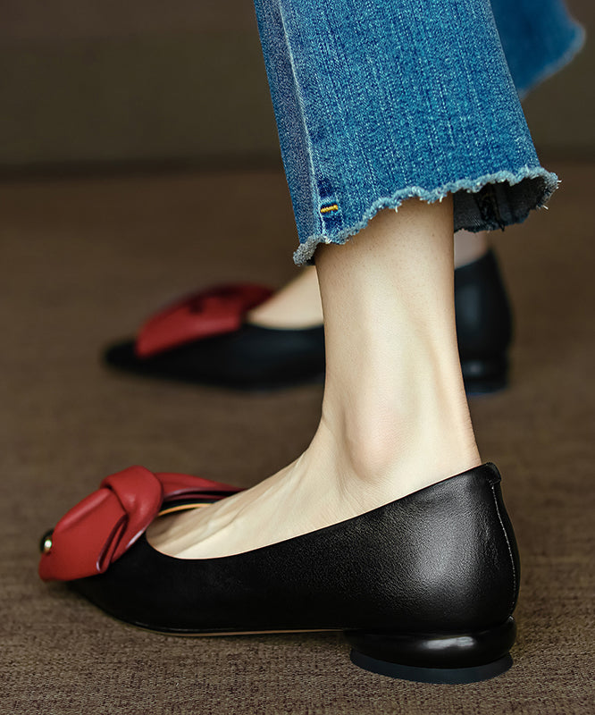 Effortlessly Elegant Shoes with a Timeless Design