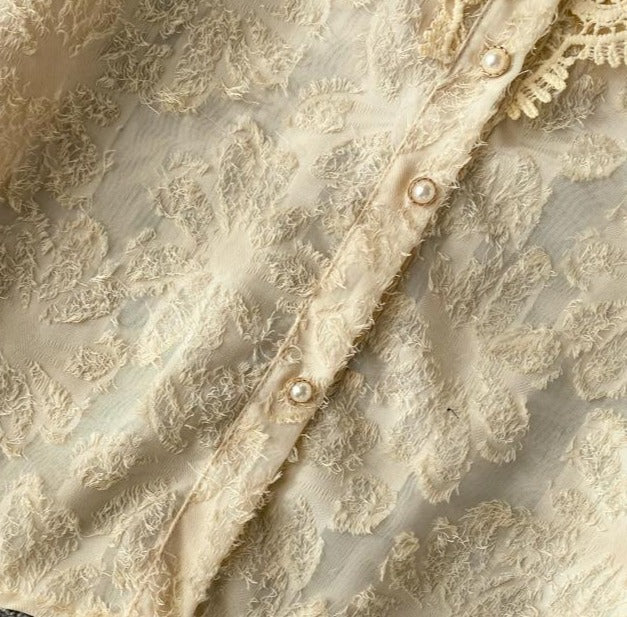 Sophisticated Blouse with a Clean Classic Look